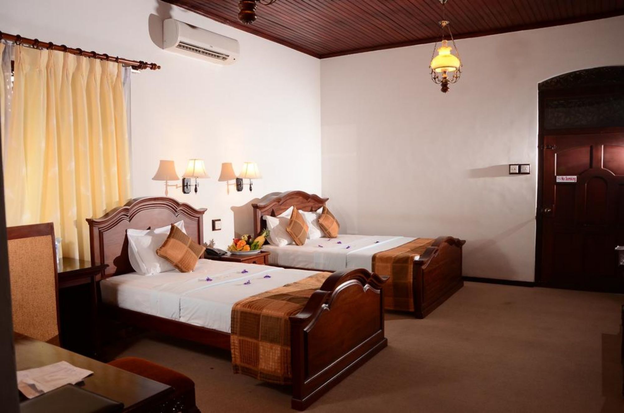 Centauria Hill Resort Ratnapura Exterior foto